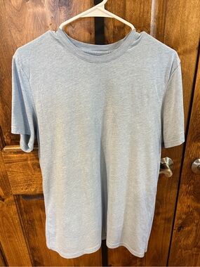 Banana Republic Men’s Light Blue Short Sleeve Crew Neck Tee